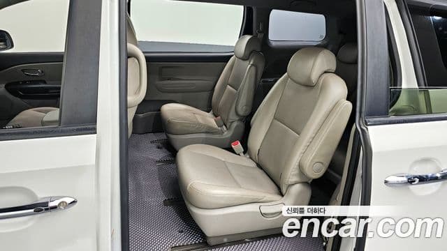 Kia The / новый New Carnival Luxury, 2019 11