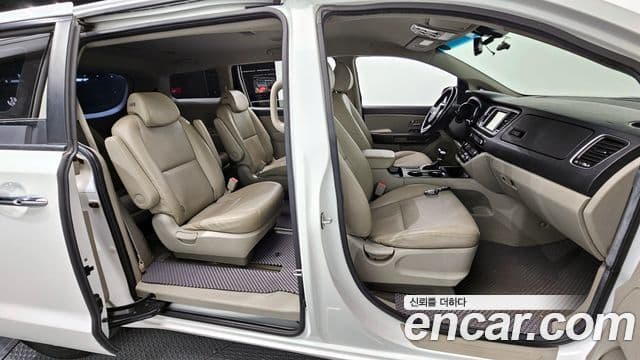 Kia The / новый New Carnival Luxury, 2019 12