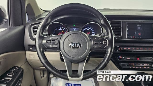 Kia The / новый New Carnival Luxury, 2019 15