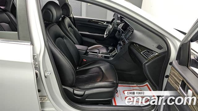 Hyundai LF Sonata Premium, 2017 13