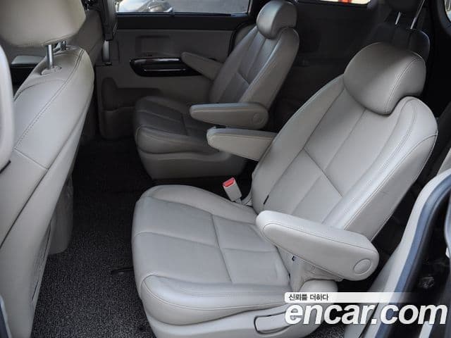 Kia All New Carnival Noblesse, 2016 11