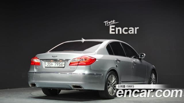 Hyundai Genesis Special, 2013 2