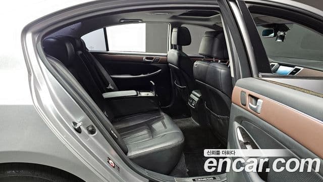 Hyundai Genesis Special, 2013 12