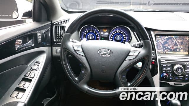 Hyundai YF Sonata топовая версия, 2010 13