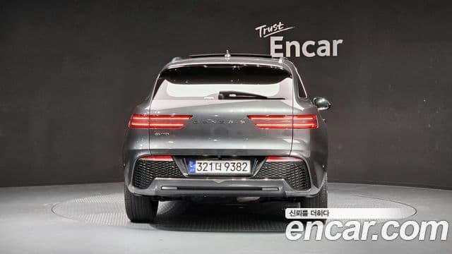 Genesis GV70, 2021 4