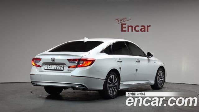 Honda Accord 10세대 2.0 гибрид Туринг (Touring), 2019 2