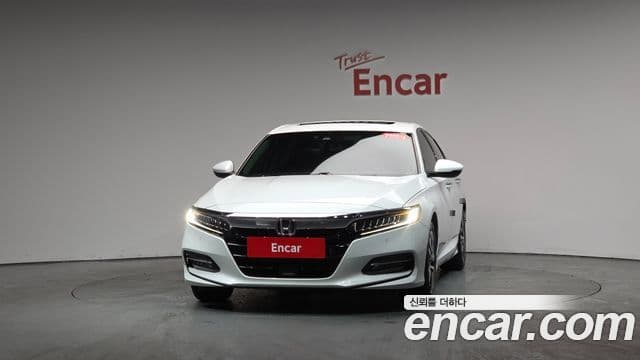 Honda Accord 10세대 2.0 гибрид Туринг (Touring), 2019 3