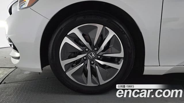 Honda Accord 10세대 2.0 гибрид Туринг (Touring), 2019 все фото