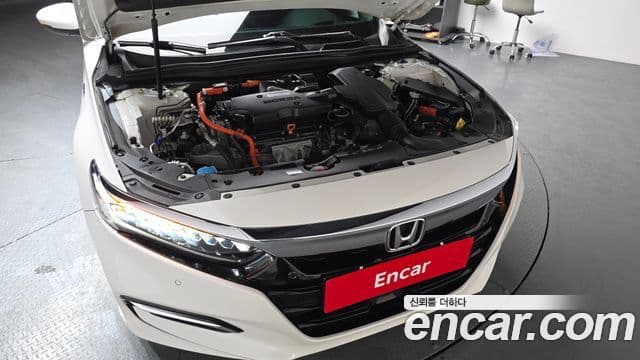 Honda Accord 10세대 2.0 гибрид Туринг (Touring), 2019 6