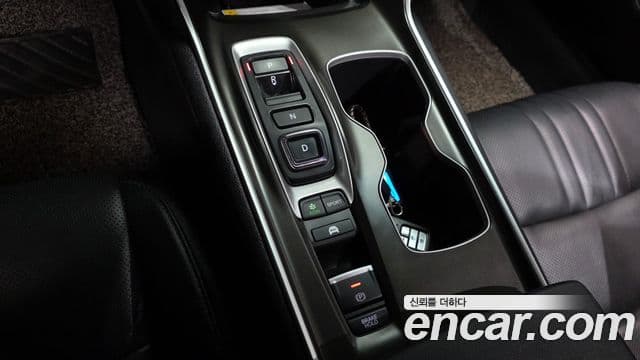 Honda Accord 10세대 2.0 гибрид Туринг (Touring), 2019 9