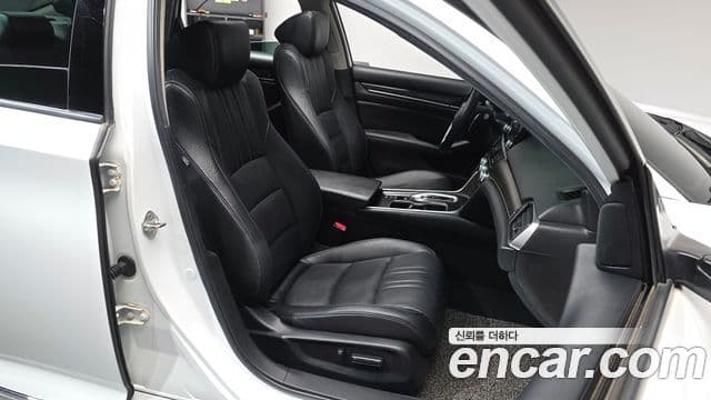 Honda Accord 10세대 2.0 гибрид Туринг (Touring), 2019 10