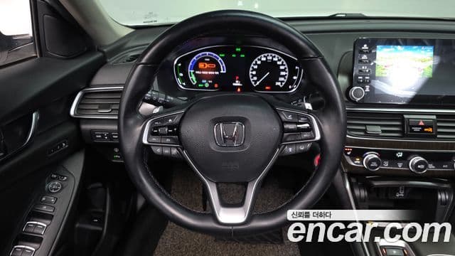 Honda Accord 10세대 2.0 гибрид Туринг (Touring), 2019 13