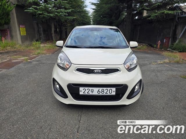 Kia All New Morning Deluxe Trendy, 2014 1