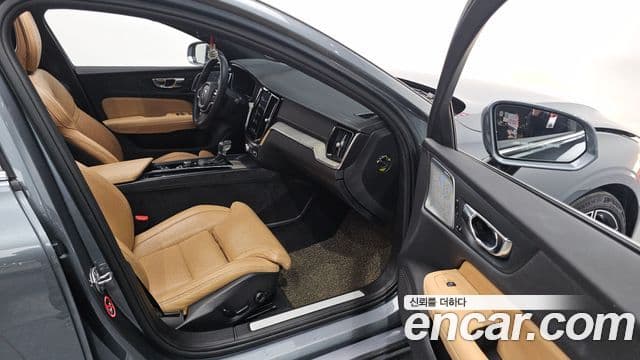 Volvo S60 3세대 T5 Inscription, 2020 10