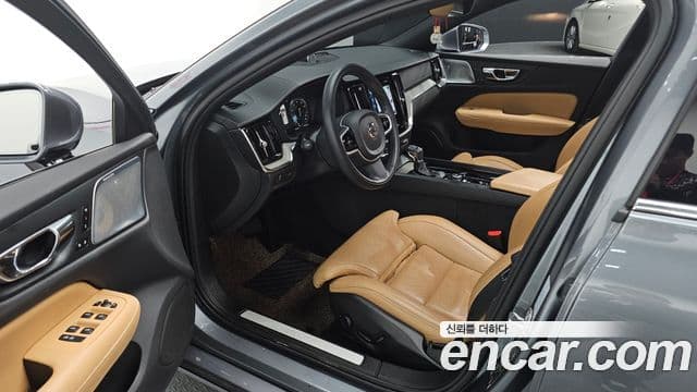 Volvo S60 3세대 T5 Inscription, 2020 11