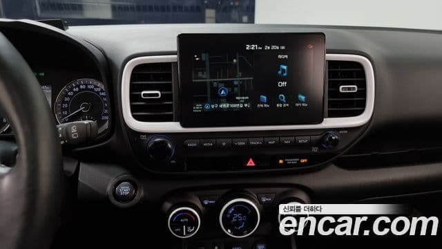 Hyundai Venue 1.6 Flux, 2020 14