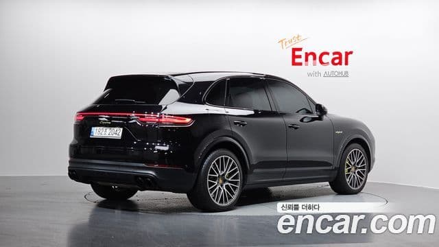 Porsche Cayenne (PO536) 3.0 E-гибрид, 2021 2