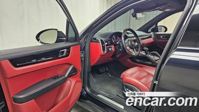 Porsche Cayenne (PO536) 3.0 E-гибрид, 2021 10