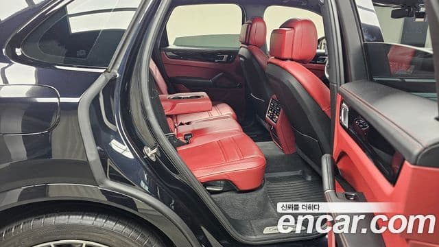 Porsche Cayenne (PO536) 3.0 E-гибрид, 2021 12