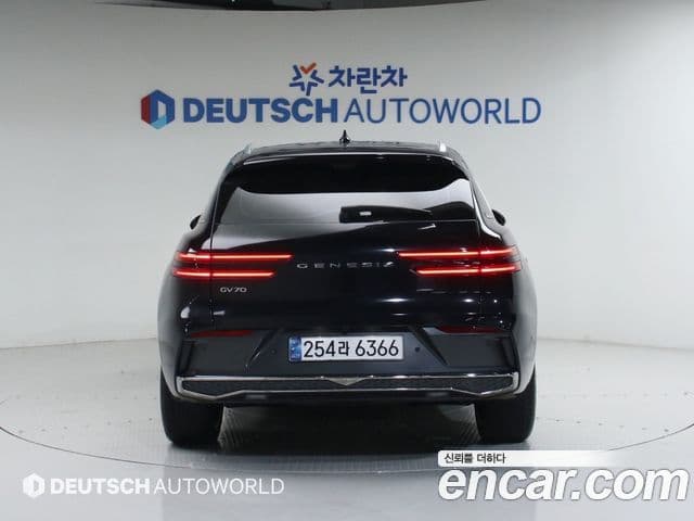Genesis GV70, 2025 4