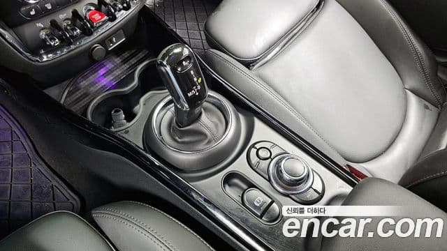 Mini Cooper D 클럽맨 2세대, 2022 9