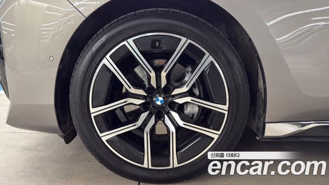 BMW 7시리즈 (G70) 740d xDrive M Sport, 2025 все фото