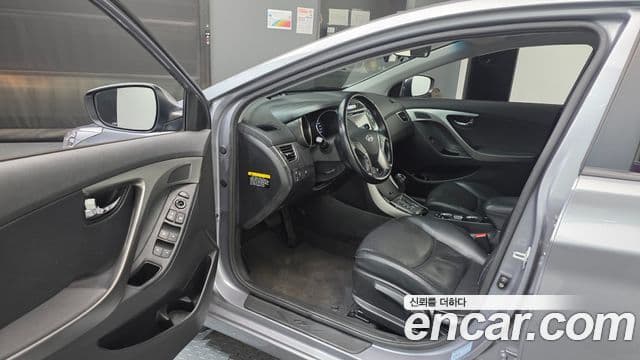 Hyundai Avante MD Modern, 2013 10