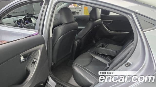 Hyundai Avante MD Modern, 2013 11