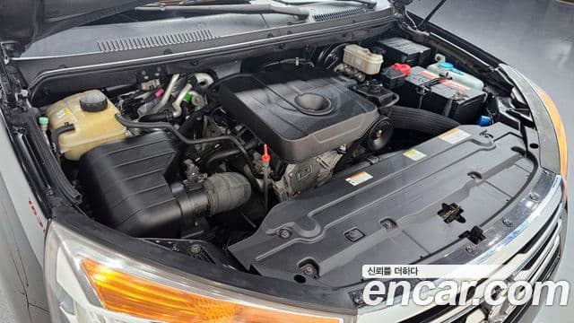 KG모빌리티(SsangYong) Korando 투리스모 4WD 11인승 Adventure 60th Edition, 2015 6