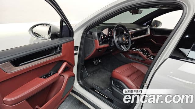 Porsche Cayenne (PO536) 4.0 GTS купе, 2025 10