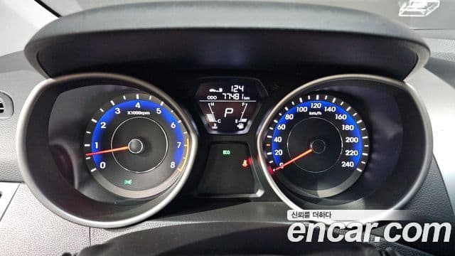 Hyundai Avante MD M16 GDI Smart, 2013 8