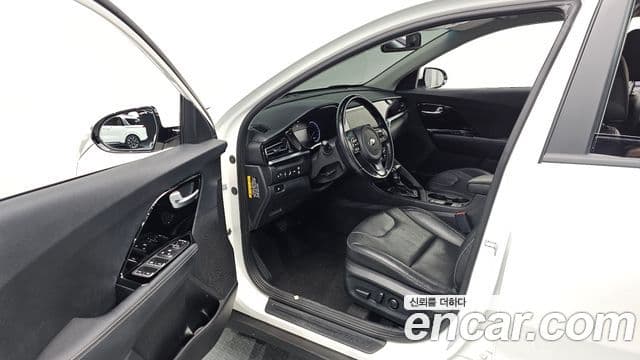 Kia The / новый New Niro Prestige, 2020 11