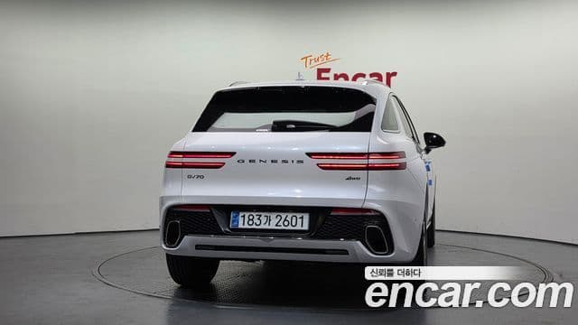 Genesis GV70, 2024 4