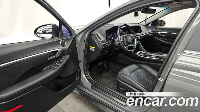 Hyundai Sonata (DN8) Premium Family, 2020 10