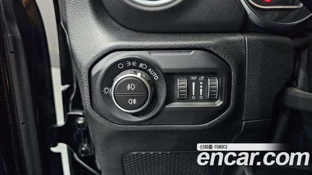 Jeep Wrangler (JL) 2.0 Overland Power top 4도어, 2021 17