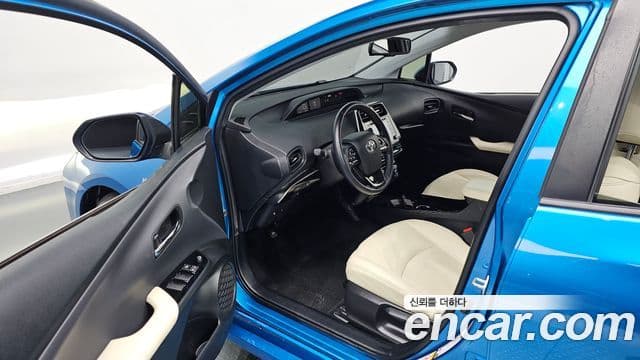 Toyota 프리우스 4세대, 2021 11