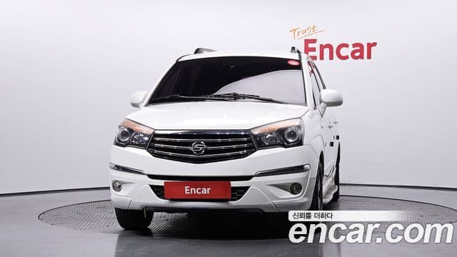 KG모빌리티(SsangYong) Korando 투리스모 4WD GT 9인승, 2015 3