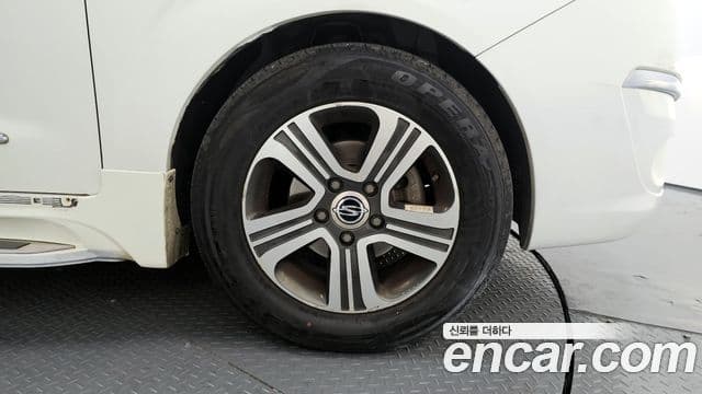 KG모빌리티(SsangYong) Korando 투리스모 4WD GT 9인승, 2015 все фото