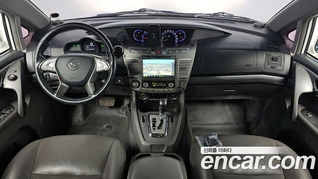 KG모빌리티(SsangYong) Korando 투리스모 4WD GT 9인승, 2015 7