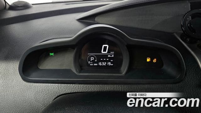 KG모빌리티(SsangYong) Korando 투리스모 4WD GT 9인승, 2015 8