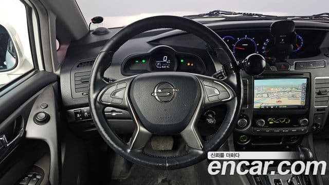 KG모빌리티(SsangYong) Korando 투리스모 4WD GT 9인승, 2015 13
