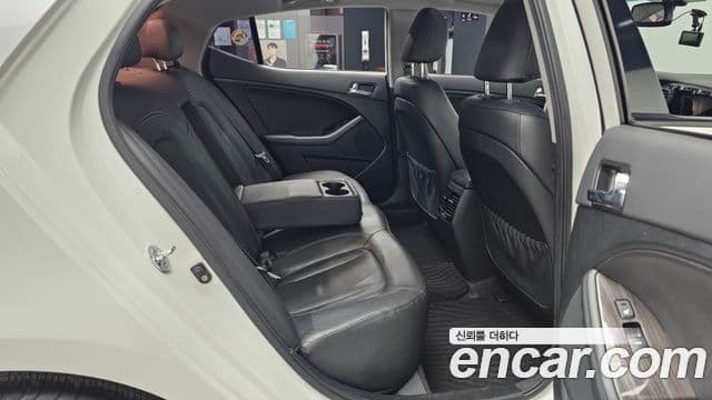 Kia K5 Luxury, 2011 12