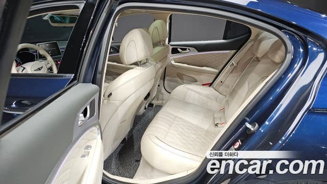 Genesis G70 Elite, 2020 11