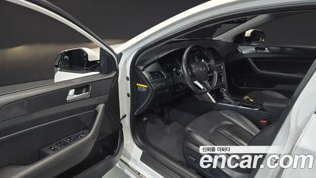 Hyundai LF Sonata Special, 2016 10