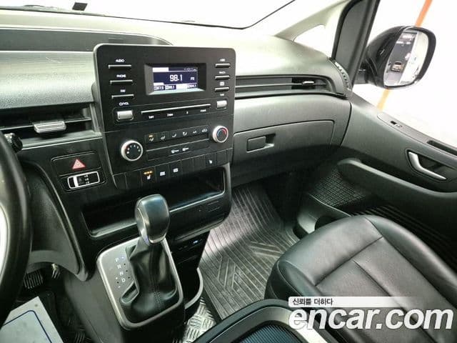 Hyundai Staria Modern, 2022 8
