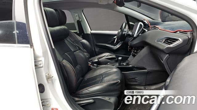 Peugeot 2008 1.6 BlueHDi Felline, 2017 10