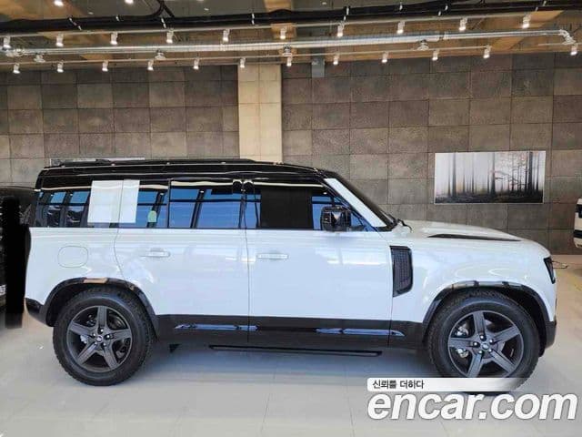Land Rover Defender (L663) 110 D250 X-Dynamic SE, 2025 3
