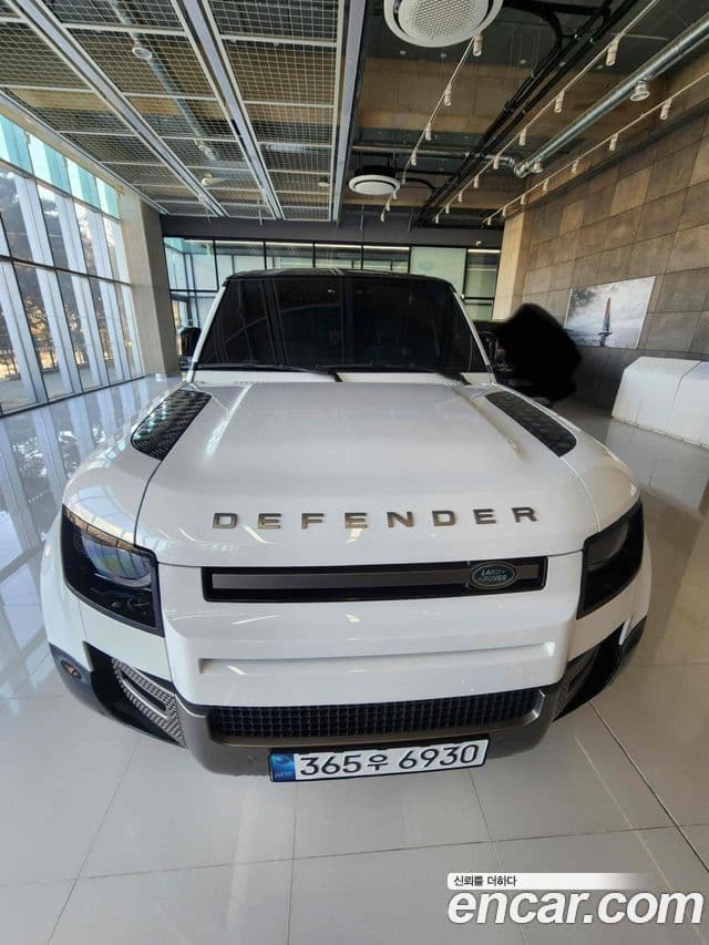 Land Rover Defender (L663) 110 D250 X-Dynamic SE, 2025 4