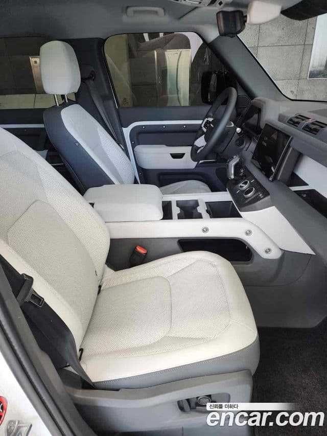 Land Rover Defender (L663) 110 D250 X-Dynamic SE, 2025 6