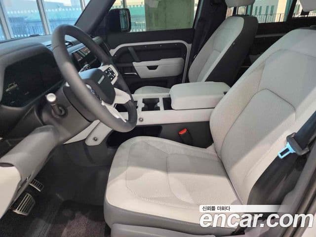 Land Rover Defender (L663) 110 D250 X-Dynamic SE, 2025 7